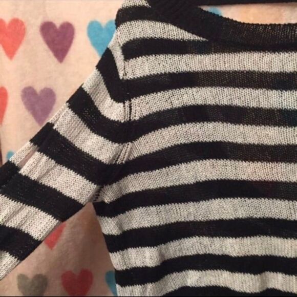 Bisou Bisou Crop Striped Knit Sweater Black White Large - Picture 2 of 4